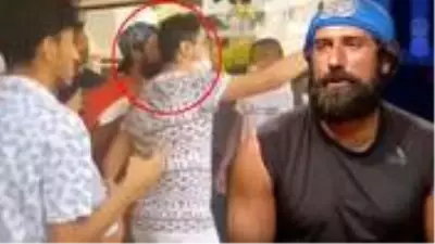 Yasin Obuz'la fotoğraf çektirmek isteyenler canını hiçe saydı! Maske ve sosyal mesafe kuralları hiçe sayıldı Yasin Obuz'la fotoğraf çektirmek isteyenler canını hiçe saydı! Maske ve sosyal mesafe kuralları hiçe sayıldı