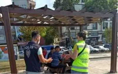Yerli turist akınına uğrayan Akçakoca'da ilçe Emniyeti kontrollerini sıkılaştırdı Yerli turist akınına uğrayan Akçakoca'da ilçe Emniyeti kontrollerini sıkılaştırdı