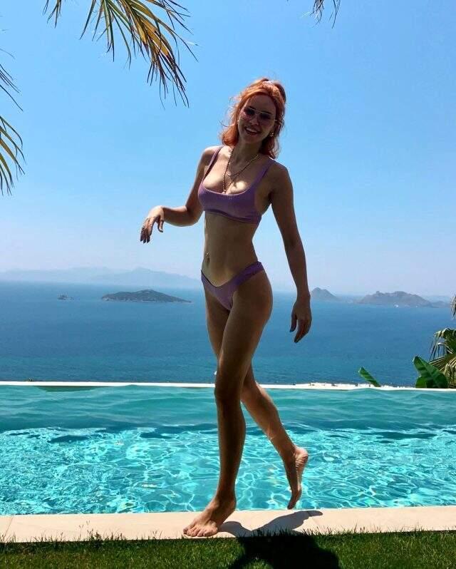 Zeynep Sever Demirel, sosyal medyadan tatil pozu paylaşıp Volkan'a methiyeler düzdü Zeynep Sever Demirel, sosyal medyadan tatil pozu paylaşıp Volkan'a methiyeler düzdü
