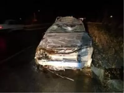 Afyonkarahisar'da kaza: 1 ölü, 5 yaralı Afyonkarahisar'da kaza: 1 ölü, 5 yaralı