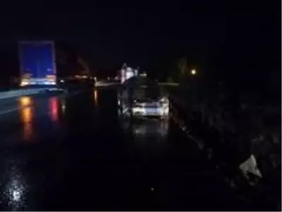 Afyonkarahisar'da kaza: 1 ölü, 5 yaralı Afyonkarahisar'da kaza: 1 ölü, 5 yaralı