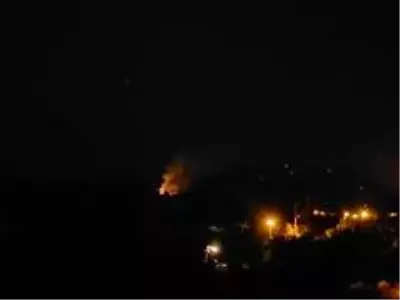 Alevleri söndürmek için Büyükşehir ekipleri seferber oldu Alevleri söndürmek için Büyükşehir ekipleri seferber oldu