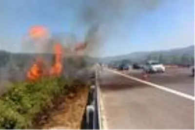 Bayram tatili dönüşünde TEM'in Bolu geçişinde akıcı trafik yoğunluğu (2) Bayram tatili dönüşünde TEM'in Bolu geçişinde akıcı trafik yoğunluğu (2)