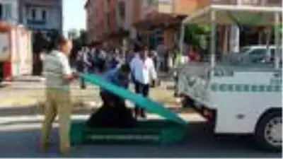 Bodrum katta çıkan yangında bir bebek öldü, ağabeyini komşular kurtardı Bodrum katta çıkan yangında bir bebek öldü, ağabeyini komşular kurtardı