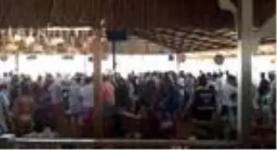Çeşme'de maske ve sosyal mesafe denetiminde ceza Çeşme'de maske ve sosyal mesafe denetiminde ceza