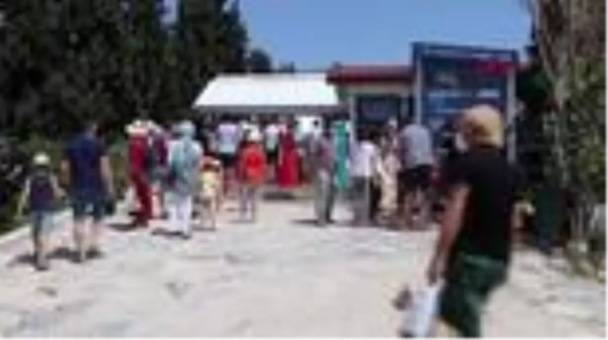 DENİZLİ Pamukkale bayramda doldu taştı