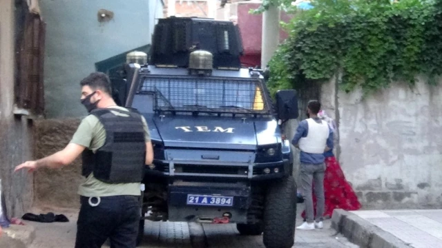 Diyarbakır'da pazar yeri kavgasında silahlar konuştu: 12 yaralı