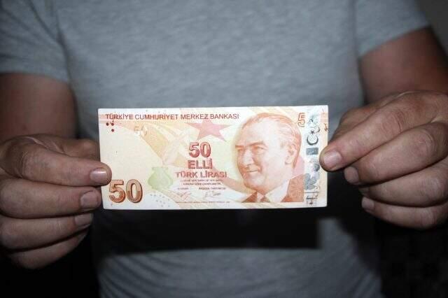 Düzceli esnaf hatalı basım 50 TL'yi 75 bin liraya satacak Düzceli esnaf hatalı basım 50 TL'yi 75 bin liraya satacak
