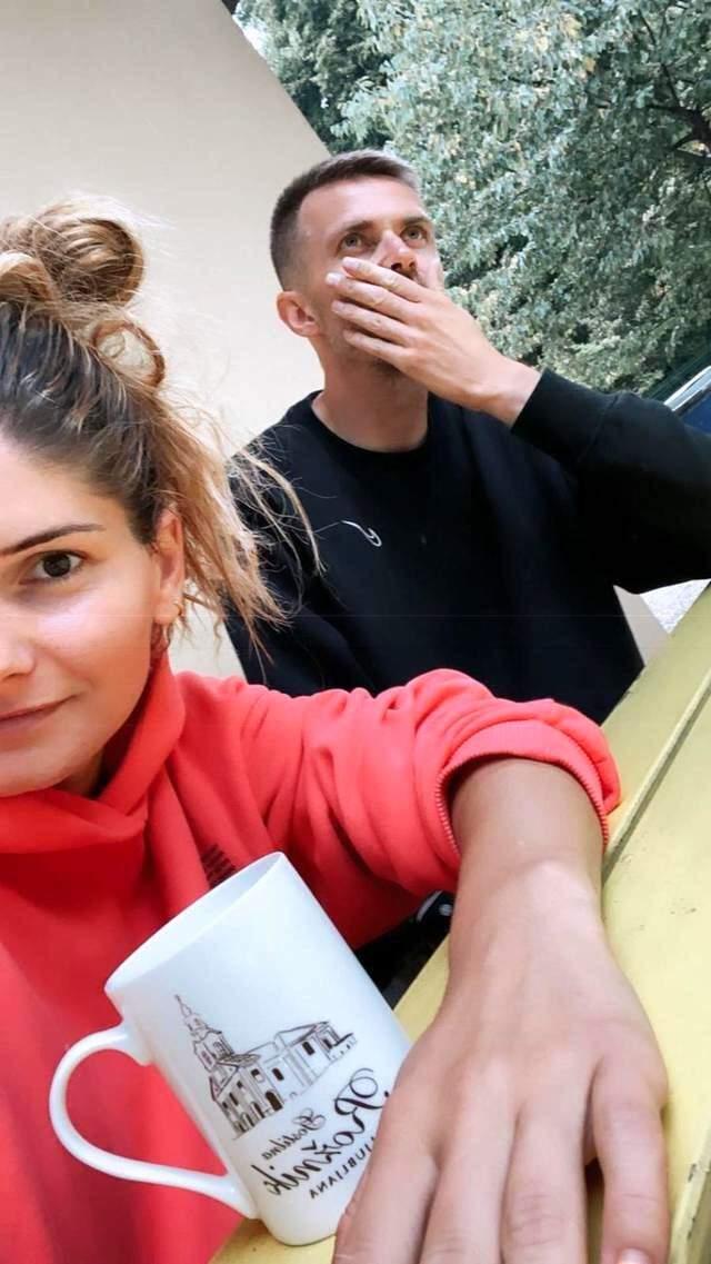 Eşini başka bir erkekle yakaladığı iddia edilen Ilicic, paylaştığı fotoğrafla çıkan haberleri yalanladı Eşini başka bir erkekle yakaladığı iddia edilen Ilicic, paylaştığı fotoğrafla çıkan haberleri yalanladı