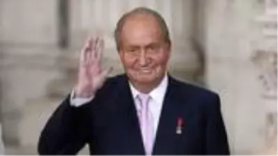 Eski İspanya Kralı Juan Carlos, yolsuzluk iddialarının ardından ülkeden ayrılma kararı aldı Eski İspanya Kralı Juan Carlos, yolsuzluk iddialarının ardından ülkeden ayrılma kararı aldı