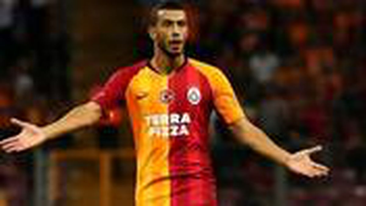 Galatasaray'ın Faslı yıldızı Belhanda'ya Sampdoria talip oldu