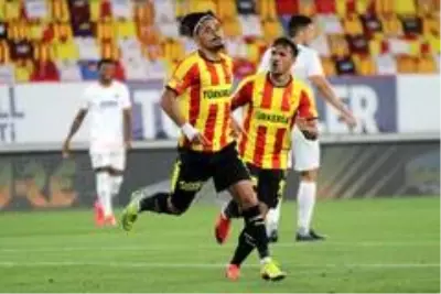 Göztepe, Serdar Gürler'e veda etti Göztepe, Serdar Gürler'e veda etti