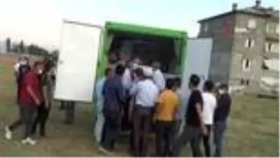 (HAKKARİ)Yüksekova'da hayatlarını kaybedenler gözyaşları arasında toprağa verildi (HAKKARİ)Yüksekova'da hayatlarını kaybedenler gözyaşları arasında toprağa verildi
