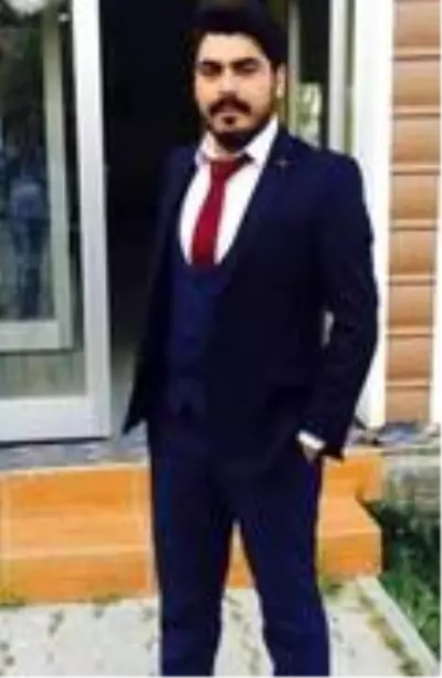 Hurdaya dönen otomobil 27 yaşındaki iki gence mezar oldu Hurdaya dönen otomobil 27 yaşındaki iki gence mezar oldu
