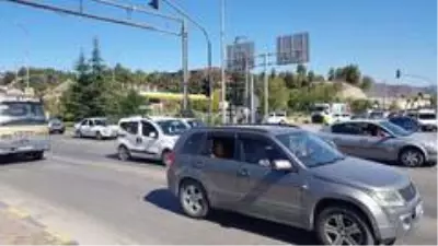 Karabük'te bayram dönüşü yoğunluğu Karabük'te bayram dönüşü yoğunluğu