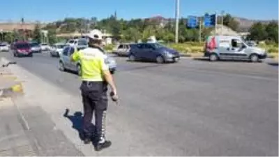Karabük'te bayram dönüşü yoğunluğu Karabük'te bayram dönüşü yoğunluğu