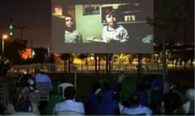Kartepe'de açık havada sinema keyfi yaşandı Kartepe'de açık havada sinema keyfi yaşandı