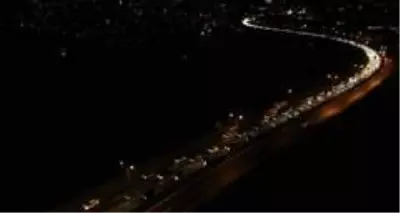 Kocaeli TEM Otoyolu'nda bayram trafiği sürüyor Kocaeli TEM Otoyolu'nda bayram trafiği sürüyor