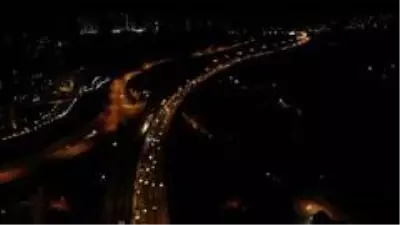 Kocaeli TEM Otoyolu'nda bayram trafiği sürüyor Kocaeli TEM Otoyolu'nda bayram trafiği sürüyor