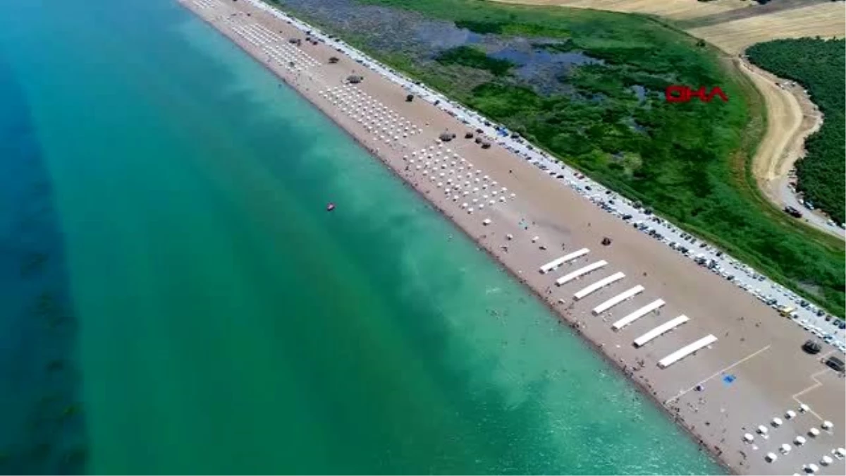 Konya Ovası'nın denizi olan Beyşehir Gölü'ndeki plaja bayram ilgisi