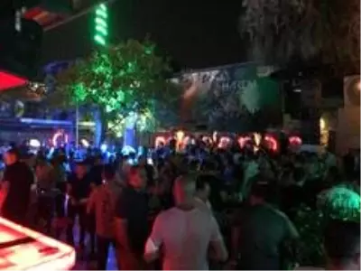 Kuşadası'nda eğlence mekanları doldu taştı Kuşadası'nda eğlence mekanları doldu taştı