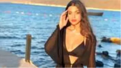 Makyaj yaparak mayokinisiyle poz veren Derin Talu eleştiri yağmuruna tutuldu Makyaj yaparak mayokinisiyle poz veren Derin Talu eleştiri yağmuruna tutuldu