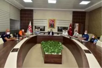 Manisa'daki orman yangını tek noktada devam ediyor Manisa'daki orman yangını tek noktada devam ediyor