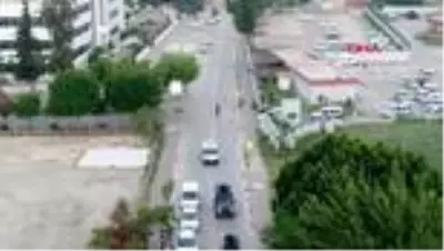 Çete operasyonuna çatıdaki polis memurunun bayrak hassasiyeti damga vurdu Çete operasyonuna çatıdaki polis memurunun bayrak hassasiyeti damga vurdu
