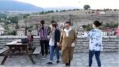 Safranbolu'ya bayramda turist yağdı, esnafın yüzü güldü Safranbolu'ya bayramda turist yağdı, esnafın yüzü güldü