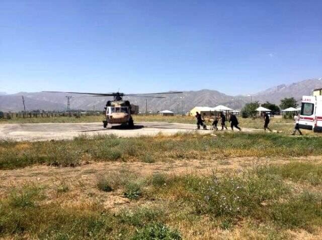 Son Dakika: Hakkari Yüksekova'da bir araç uçuruma yuvarlandı: 6 ölü, 1 yaralı Son Dakika: Hakkari Yüksekova'da bir araç uçuruma yuvarlandı: 6 ölü, 1 yaralı