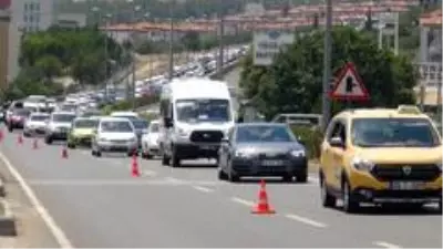 Tatilcilerin dönüş çilesi başladı Tatilcilerin dönüş çilesi başladı