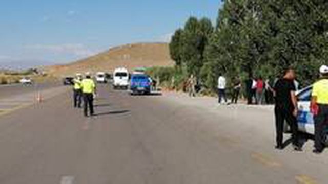 Van'da trafik kazası: 2 ölü, 5 yaralı