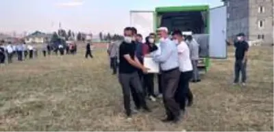 Yüksekova'daki trafik kazasında ölenler için tören düzenlendi Yüksekova'daki trafik kazasında ölenler için tören düzenlendi