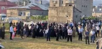 Yüksekova'daki trafik kazasında ölenler için tören düzenlendi Yüksekova'daki trafik kazasında ölenler için tören düzenlendi