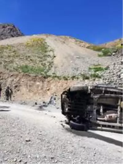 Yüksekova'daki trafik kazasında ölenlerin isimleri belirlendi Yüksekova'daki trafik kazasında ölenlerin isimleri belirlendi