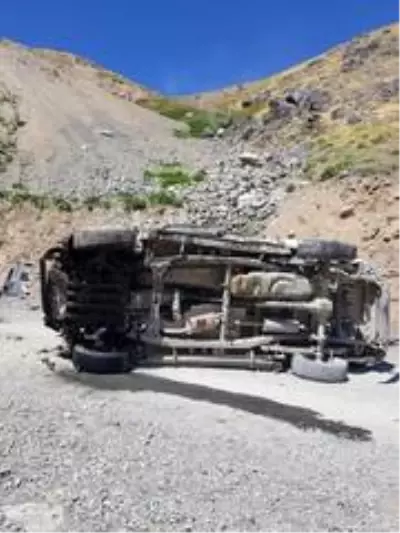 Yüksekova'daki trafik kazasında ölenlerin isimleri belirlendi Yüksekova'daki trafik kazasında ölenlerin isimleri belirlendi