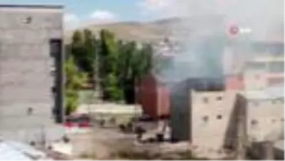 Ağrı'nın Diyadin ilçesinde korkutan yangın Ağrı'nın Diyadin ilçesinde korkutan yangın