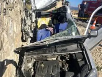 Amasya'da trafik kazası: 1 ölü, 1 yaralı Amasya'da trafik kazası: 1 ölü, 1 yaralı
