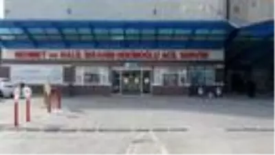 Ambulansa alınmayan genç adam acil servisi birbirine kattı, 'Dikkat çekmek için yaptım' dedi Ambulansa alınmayan genç adam acil servisi birbirine kattı, 'Dikkat çekmek için yaptım' dedi