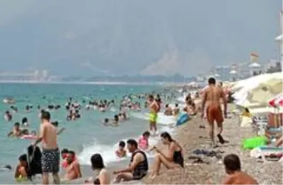 Antalyalı turizmciler ikinci bayramını yaşamak için Rus turistleri bekliyor Antalyalı turizmciler ikinci bayramını yaşamak için Rus turistleri bekliyor