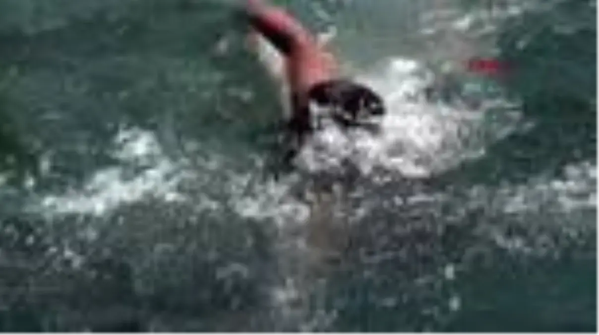 ANTALYA Tehlikeye rağmen girdikleri sulama kanalının temizlenmesini istediler