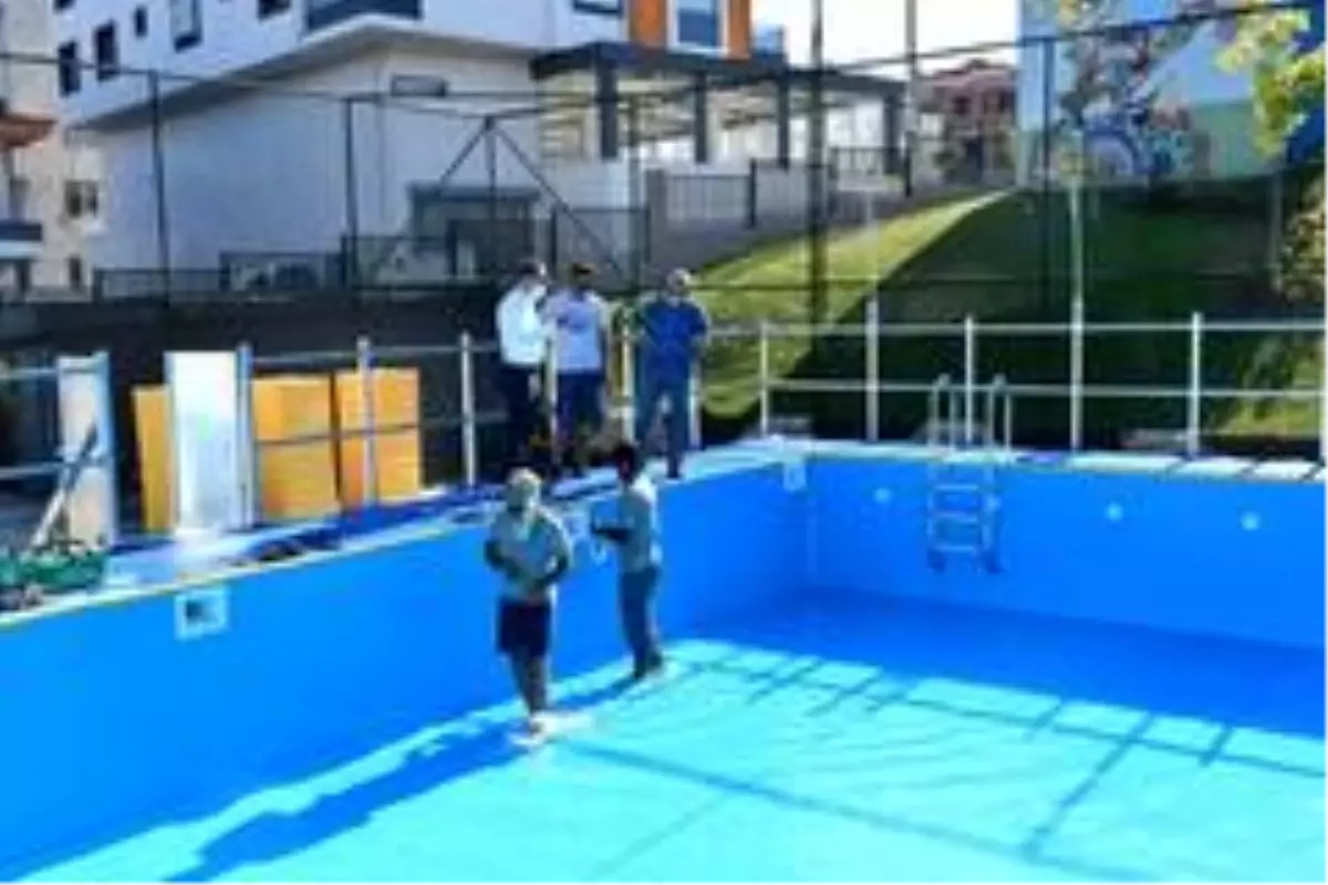 Balıkesir'de çocuklar için yüzme kursları başlıyor