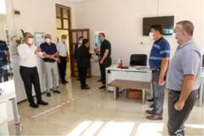 Başkan Kavuş, belediye personeliyle bayramlaştı Başkan Kavuş, belediye personeliyle bayramlaştı
