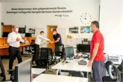Başkan Kavuş, belediye personeliyle bayramlaştı Başkan Kavuş, belediye personeliyle bayramlaştı