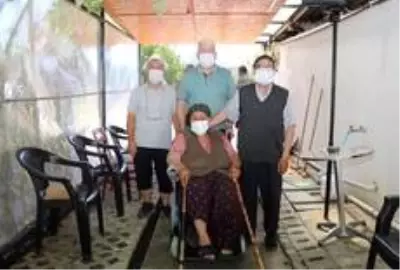 Başkan Rasim Yüksel'den, Sebile Teyze'ye bayram hediyesi Başkan Rasim Yüksel'den, Sebile Teyze'ye bayram hediyesi