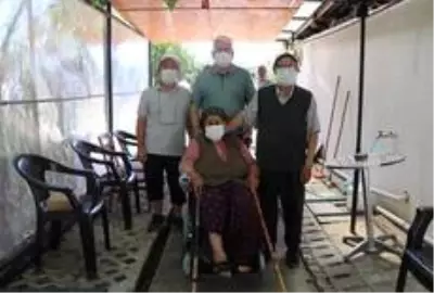 Başkan Rasim Yüksel'den, Sebile Teyze'ye bayram hediyesi Başkan Rasim Yüksel'den, Sebile Teyze'ye bayram hediyesi