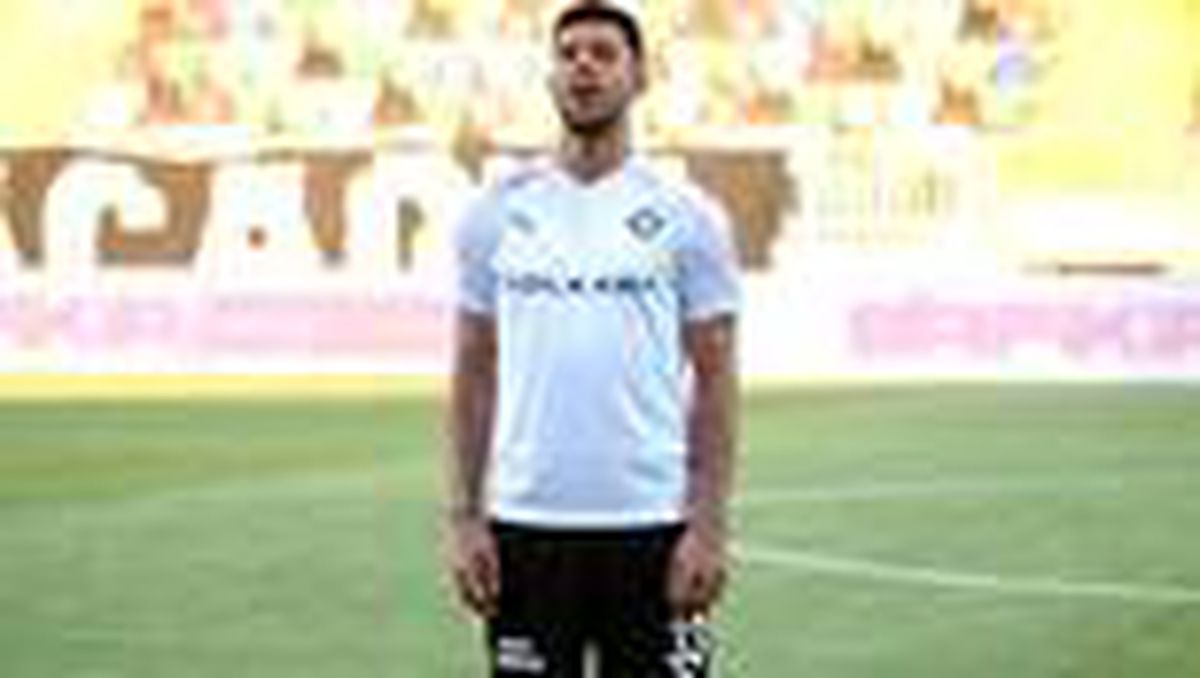 Cenk Özkaçar kimdir, nereli, kaç yaşında? Cenk Özkaçar mevkisi ne, hangi takımda oynuyor?
