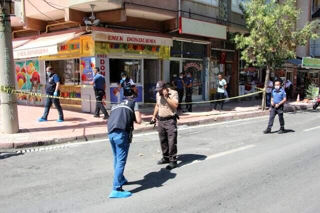 Dondurmacıya girdi, müşterilerin gözü önünde cinayet işledi Dondurmacıya girdi, müşterilerin gözü önünde cinayet işledi