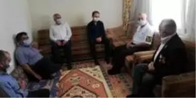 Dumlupınar protokolü şehit ve gazi ailelerini ziyaret etti Dumlupınar protokolü şehit ve gazi ailelerini ziyaret etti