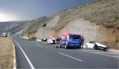 Erzincan'da bayram süresince meydana gelen trafik kazalarında 43 kişi yaralandı Erzincan'da bayram süresince meydana gelen trafik kazalarında 43 kişi yaralandı